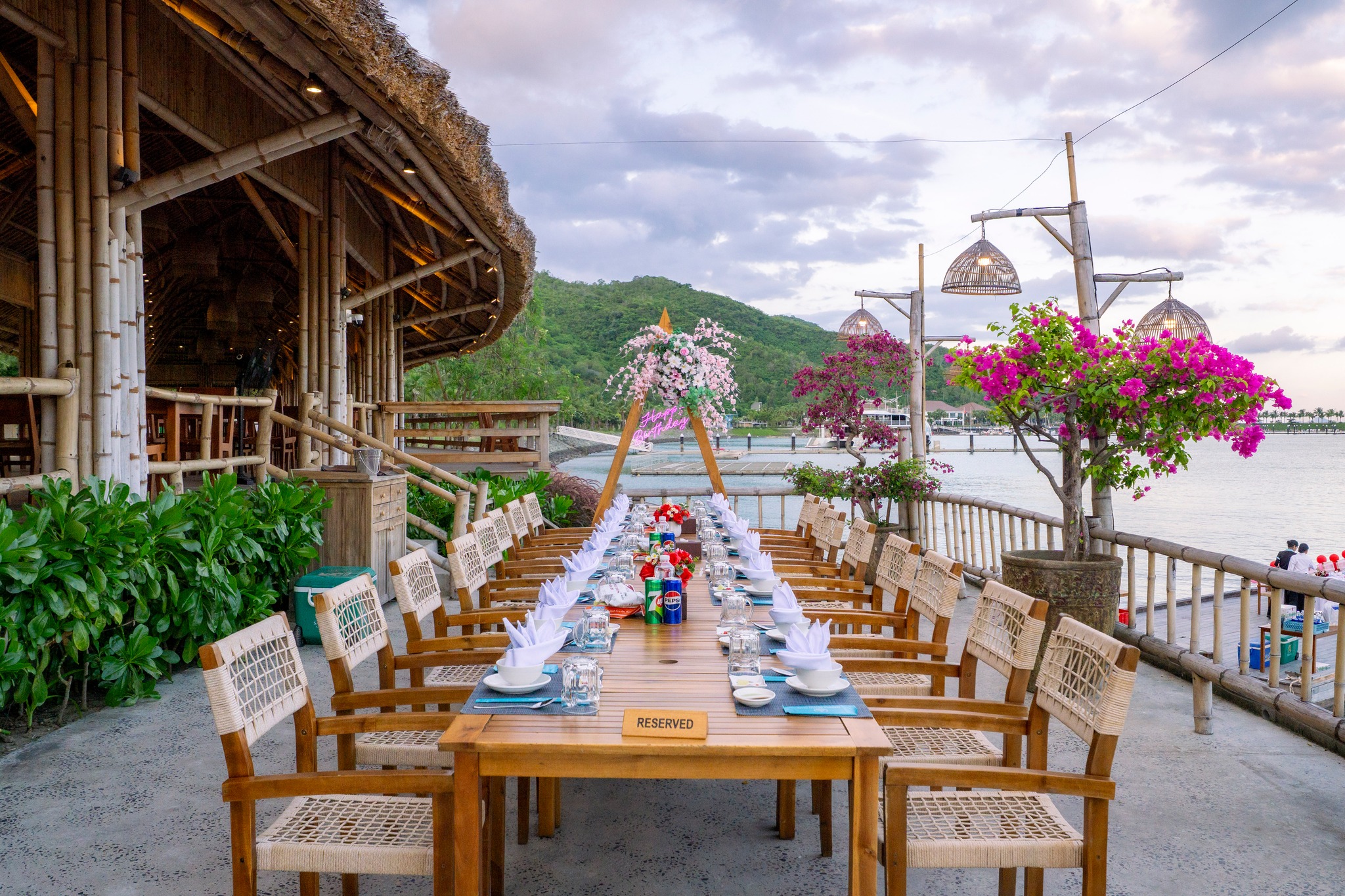 Tour Miền Tây Sông Nước - Chợ Nổi Cái Răng - Đầm Sen Rừng Tràm Trà Sư